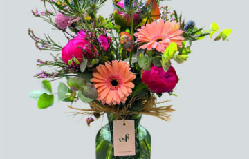 Arreglo Peonías & Gerberas en Florero – Exóticas Flores®