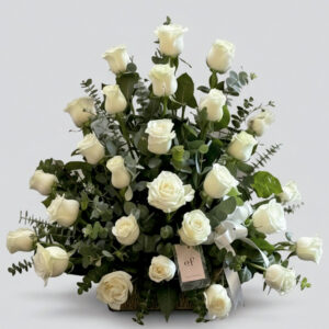 Arrimo de 25 Rosas Blancas – Exóticas Flores®