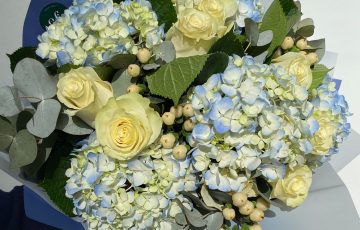 Ramo de Hortensias y Rosas