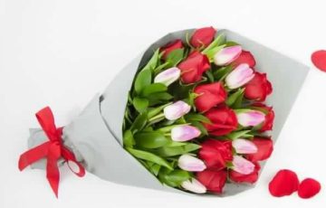 Ramo Extendido de Rosas y Tulipanes