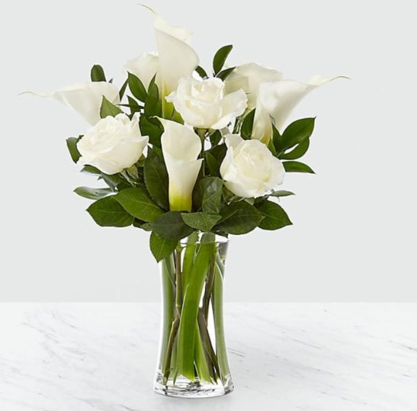Rosas Blancas y Calas