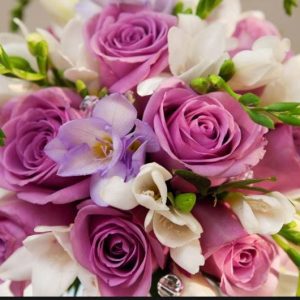 Rosas y Fresias